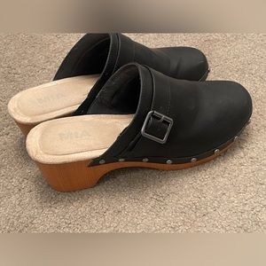 Mia clogs